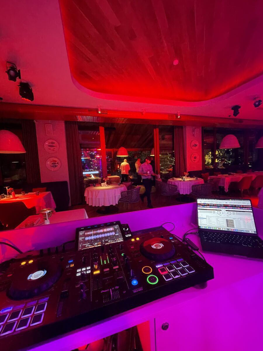DJ Krutskaya в ресторане Магадан Сочи